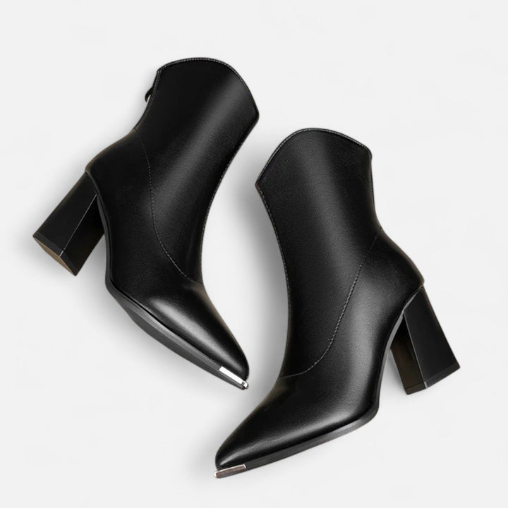 Valmonti eleganta svarta chelsea boots med spetsig tå