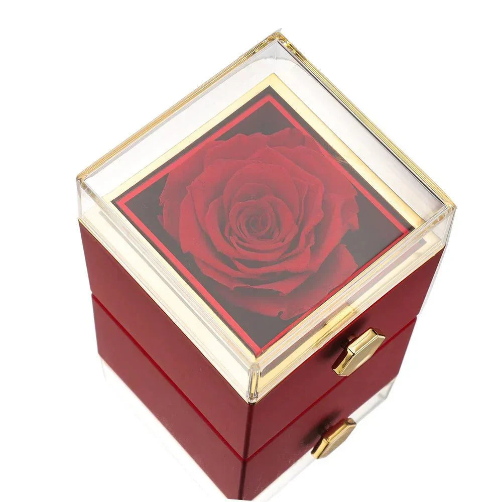 Elegant presentask innehållande evig ros och vackert halsband