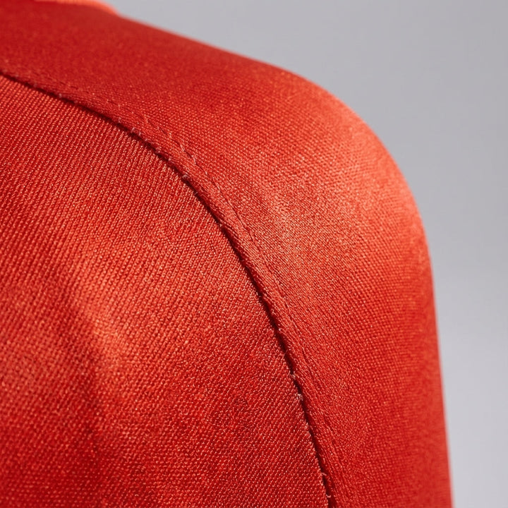 Tvättbart och slitstarkt reseskydd i elastisk polyester för din resväska, med livfullt tryck.