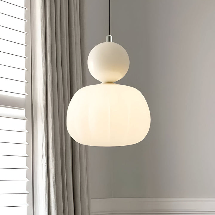 Elegant Art Deco pendellampa i klassisk stil. Stilfull hänglampa för ditt hem med vacker belysning.
