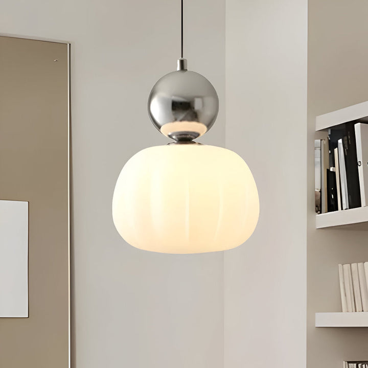 Art Deco designlampa med LED-teknik. Energieffektiv pendellampa för ett modernt och hållbart hem.