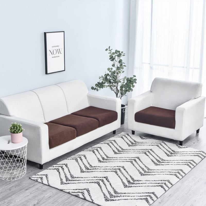 "Elegant avtagbart soffsitsöverdrag i mjuk sammet med modern design, skyddar och förnyar din soffa med stil och komfort."