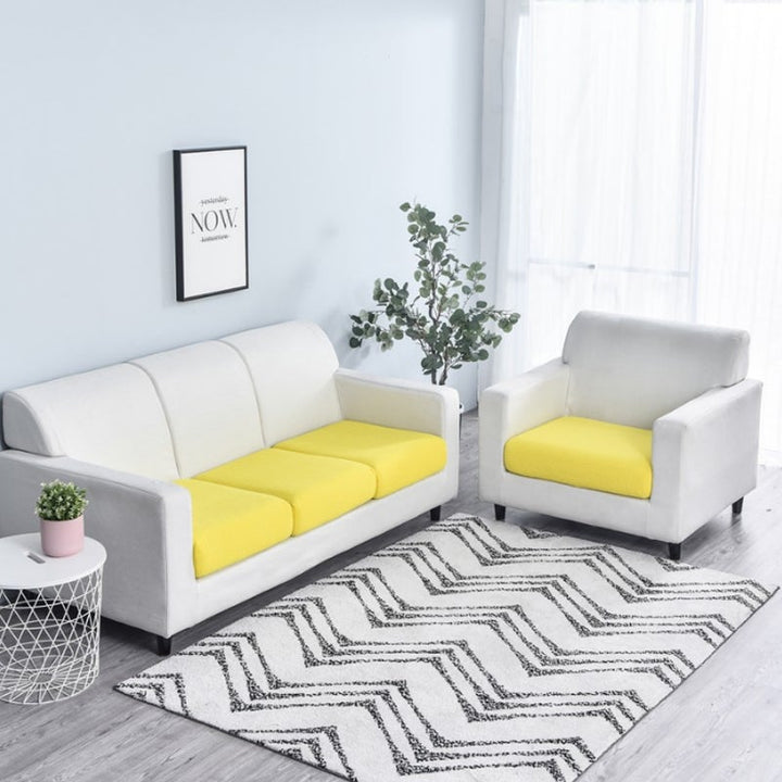 "Elegant avtagbart soffsitsöverdrag i mjuk sammet med modern design, skyddar och förnyar din soffa med stil och komfort."