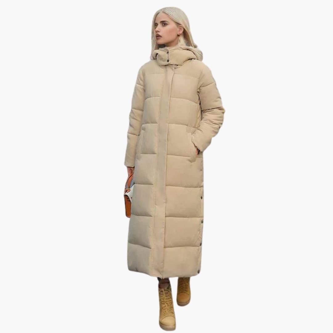 Trendig huvkappa, en lång damkappa i blått. Varm och elegant modekappa, perfekt ytterplagg för vintersäsongen.