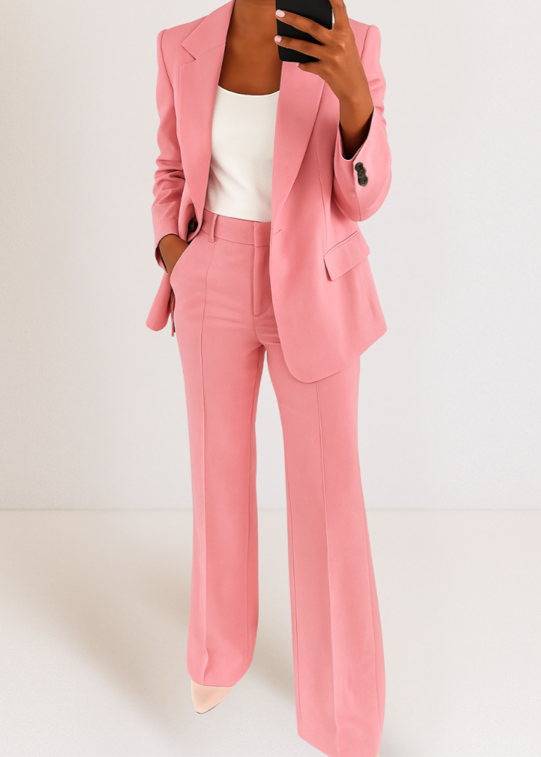 Chict rosa Tvådelat Set Sofie. Stilrent vardagsset, bekväma damkläder med elegant design.