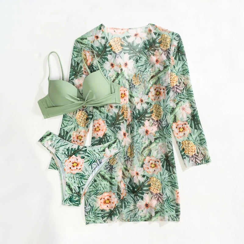 Somrig blommig kimono, en elegant överklädnad för damer med fokus på lös och bekväm passform.