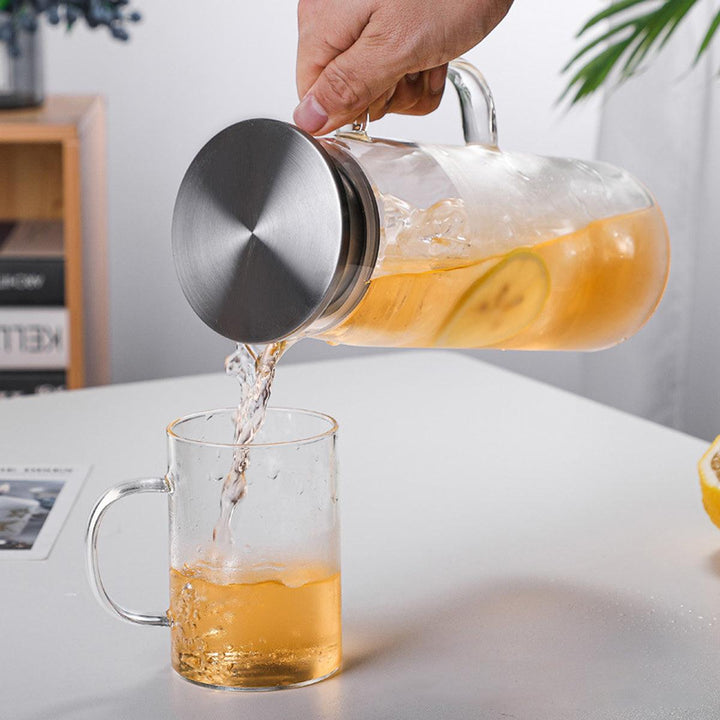 Hållbar cylindrisk borosilikatglaskanna. Mångsidig vattenkanna/istekanna för elegant servering i köket.