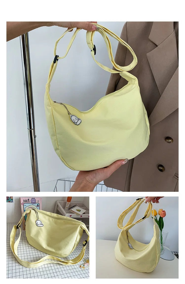 Modern axelväska för kvinnor. Denna eleganta crossbodyväska är rymlig och idealisk för vardagen.