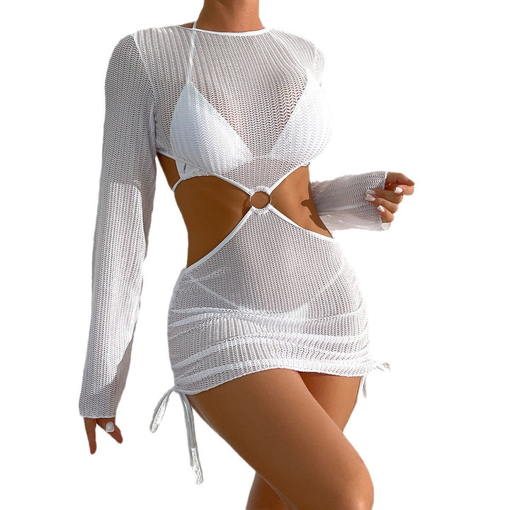 Unik dam baddräkt med off shoulder och långa ärmar, framhävd med en dekorativ ringdetalj.