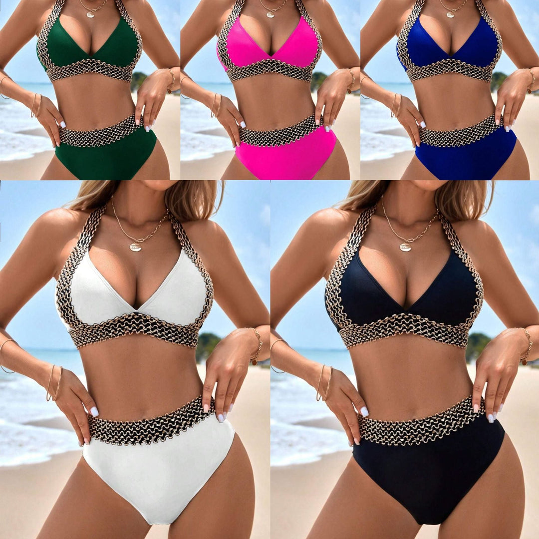 Elegant dam bikini med hög midja och chic ringdetalj. Perfekt för strand och pool, bekväm badmode för sommaren.