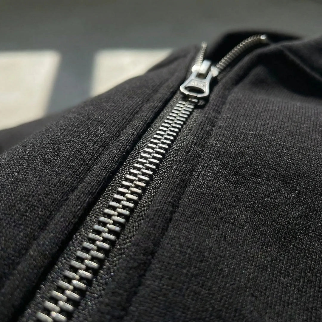 Bekvämt byxset Evie för kvinnor. Raka ben & regular fit för avslappnad vardagsstil. Idealiskt som loungewear.
