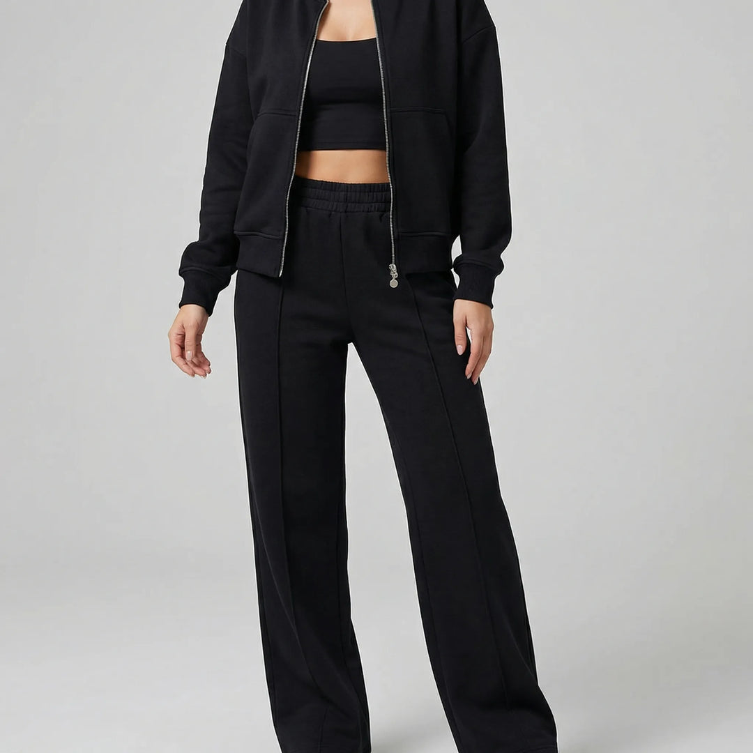Mångsidigt dam byxset med raka ben. Evie setet är perfekt för kontoret, vardagen eller som elegant loungewear.