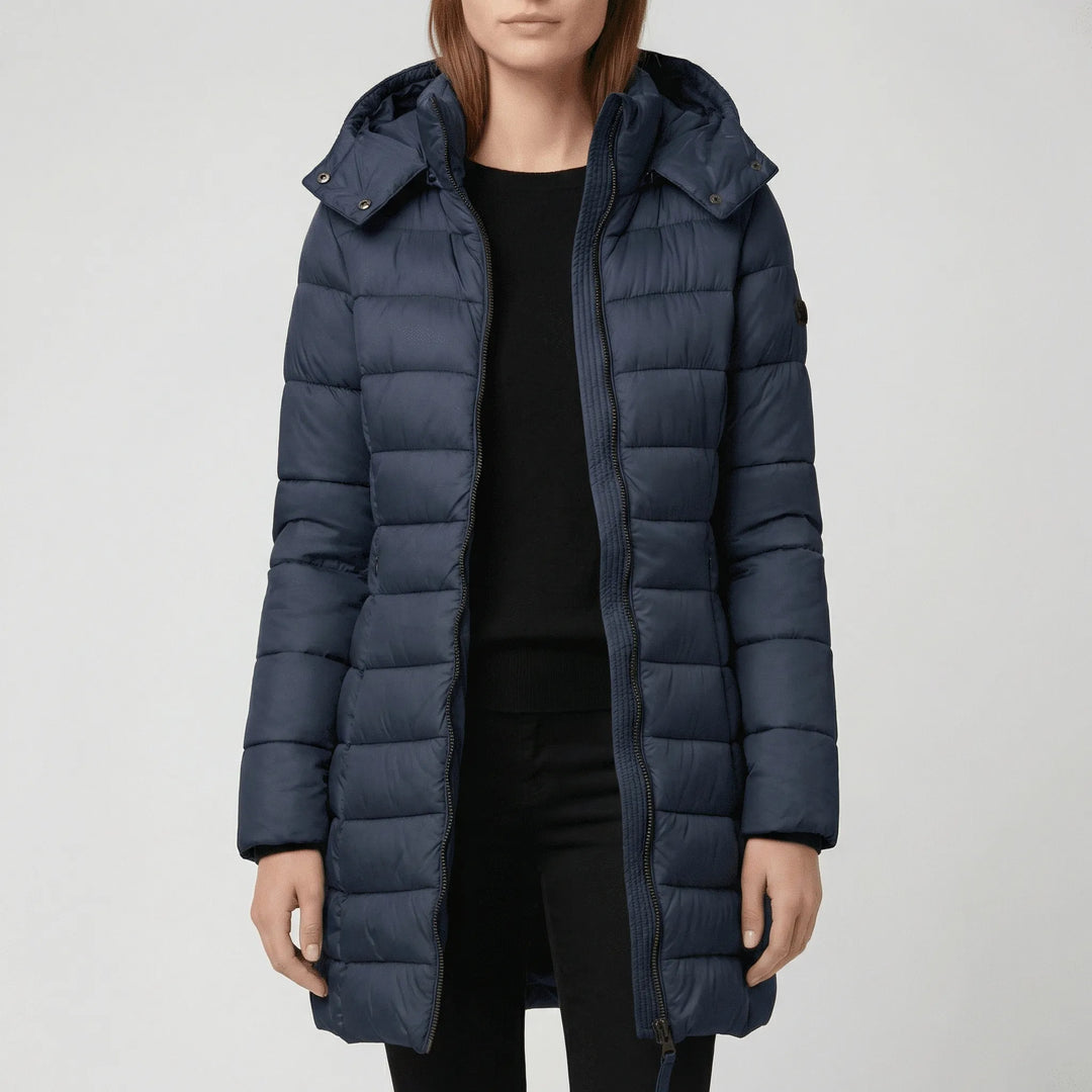 Bekväm och elegant dam figursydd vinterparkas, Sofia-modell, idealisk för kalla dagar med stil.