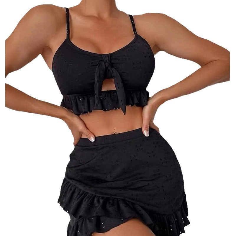 Chic volangtopp & shorts i ett luftigt dam sommarset. Perfekt för kvinnomode och fritid.