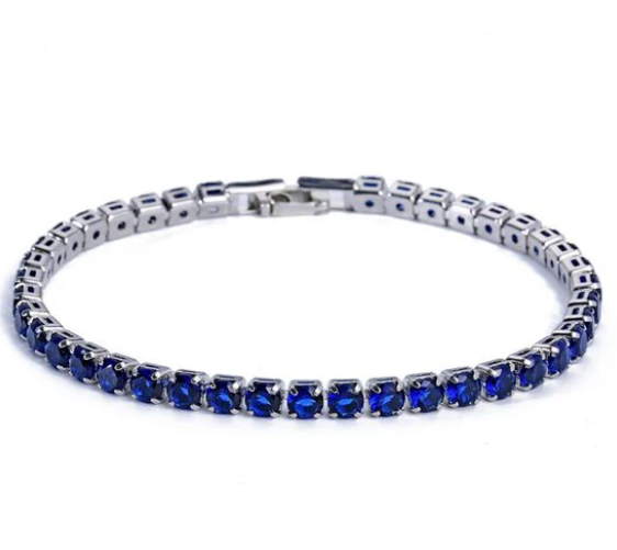Hypoallergent tennisarmband för damer. Smycke med gnistrande zirkoner, elegant & justerbart.