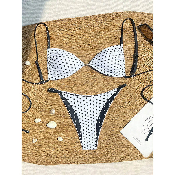 Somrig dam triangel-bikini med elegant prickmönster. Ideala badkläder för strand och pool, justerbar & bekväm.
