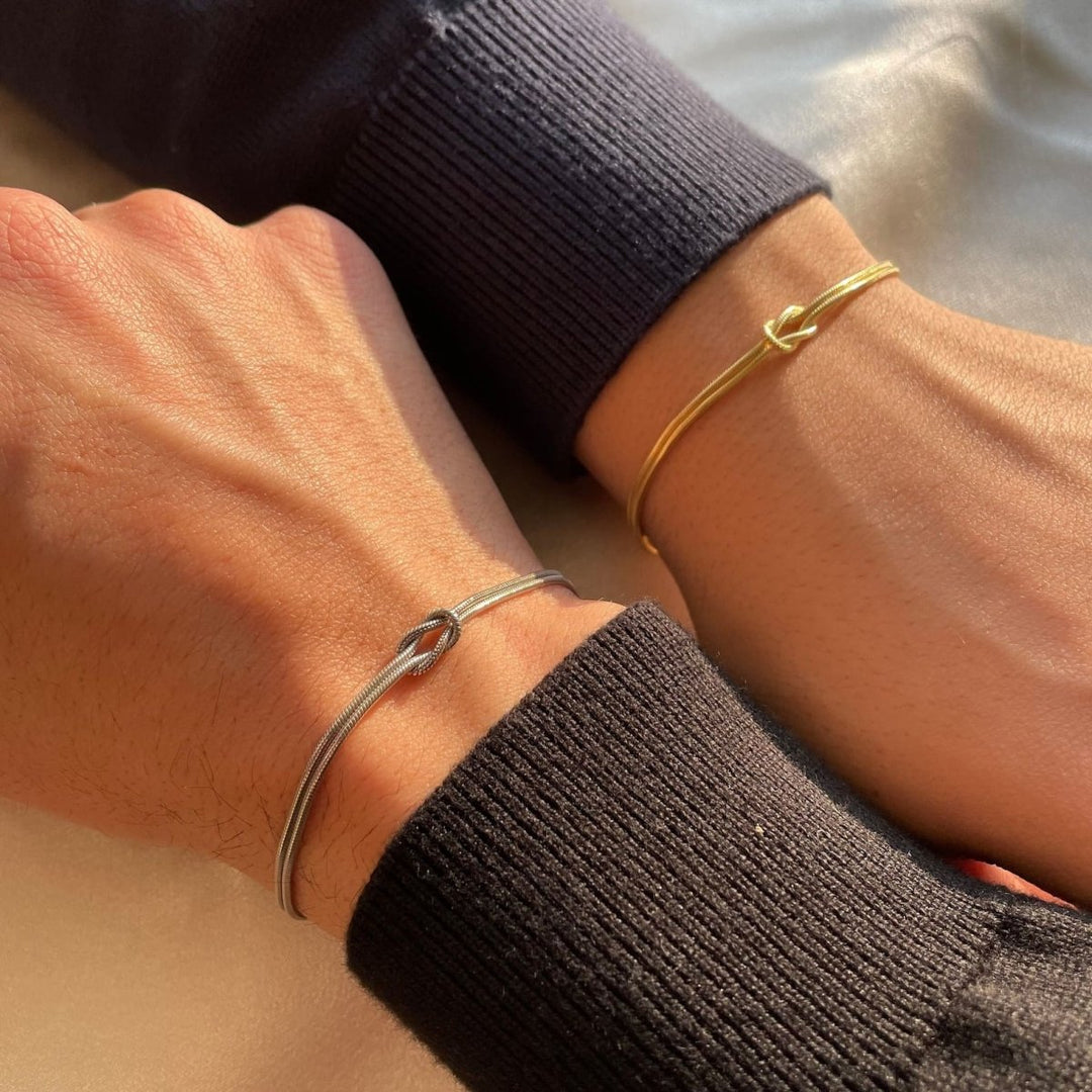 Stilrent armband med kärleksknop för kvinnor, blank metallfinish