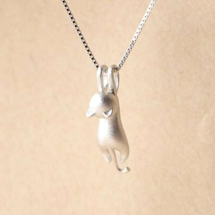 Elegant damhalsband med katthänge i 925 sterling silver. Ett vackert kattsmycke, perfekt som presenttips.