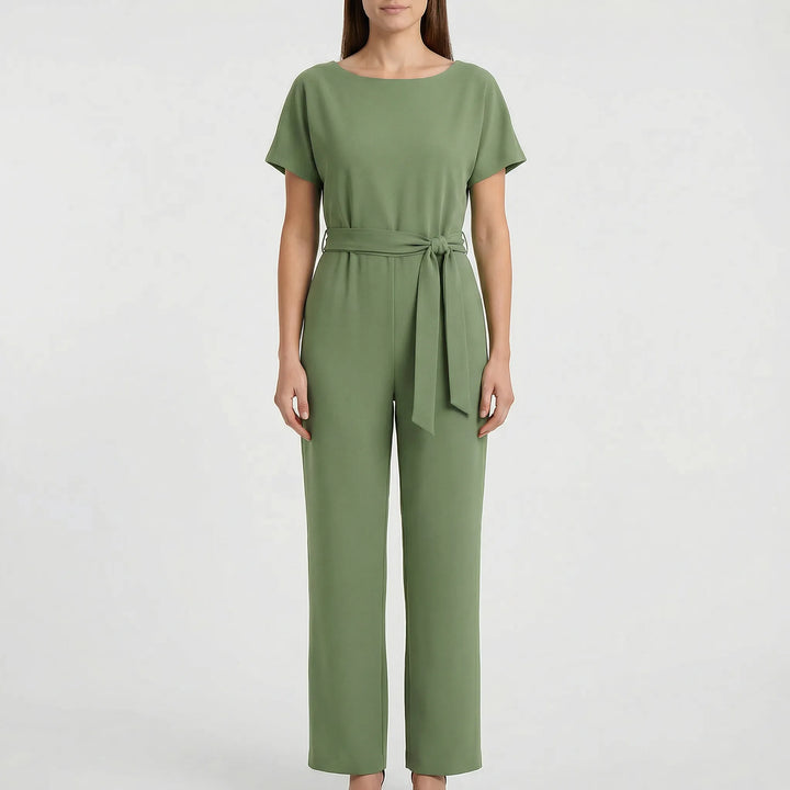 Mångsidig damjumpsuit med vida ben. Elegant och bekväm stil som passar både fest och vardag.