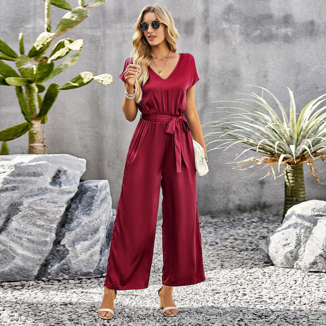Bekväm damjumpsuit med vida ben, stilren och mångsidig för både fest och vardagsbruk.
