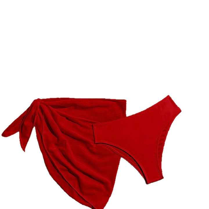 Damtriangelbikini i klassisk design, kompletterad med praktisk omslagsduk och justerbara band.