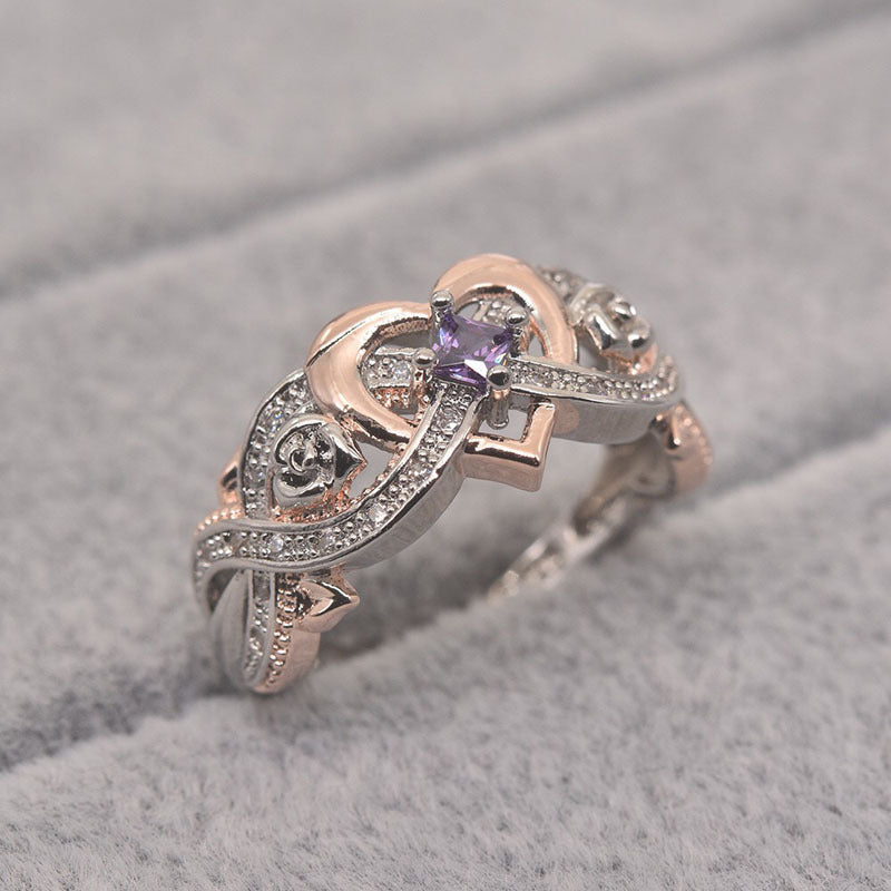 "Elegant februari ametyst ring i silver för kvinnor, handgjord, detaljrik design med hjärta och oändlighetsband."