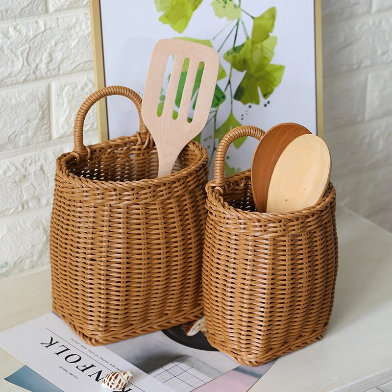 Nordisk design handvävd väggkorg för blommor, frukt eller elegant heminredning.