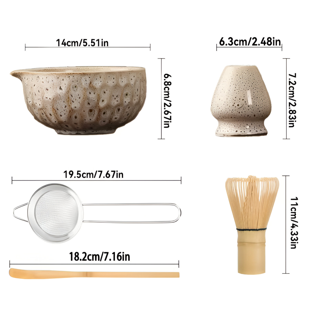Översiktsbild av elegant 5-delat matcha teset: keramikskål, bambuvisp, chashaku, tesil. Japansk design.