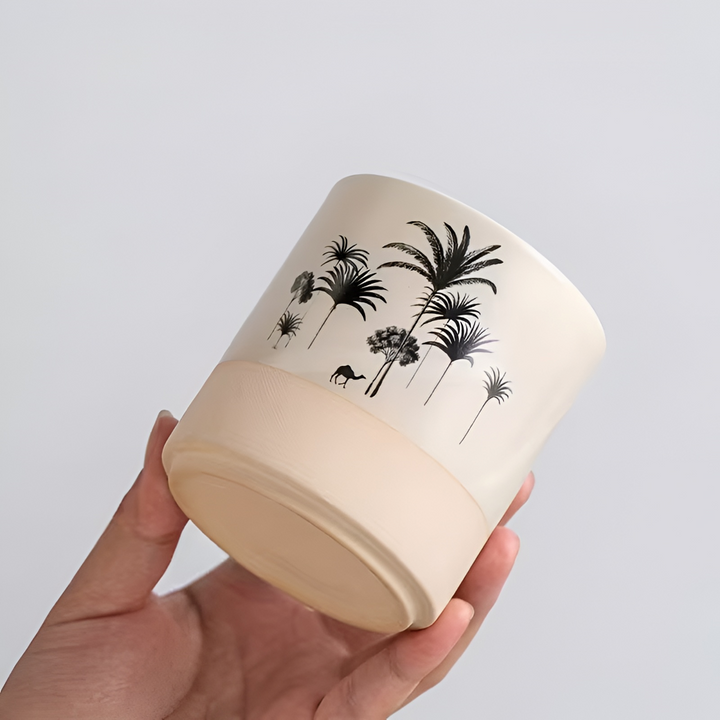 Exklusivt keramikset med palmönster som förhöjer kökets och heminredningens stil.