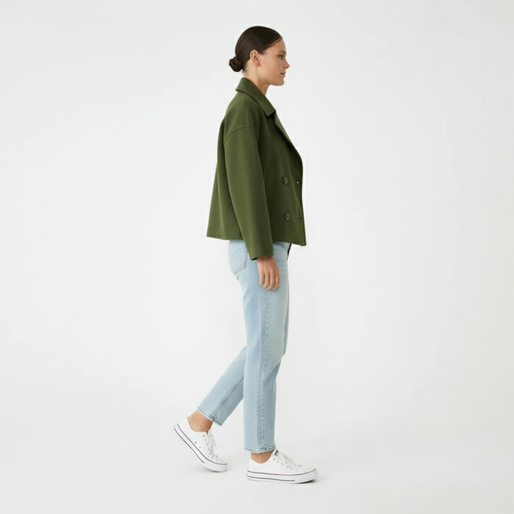 Stilren vårjacka för damer, kort och dubbelknäppt, perfekt för en fräsch look.