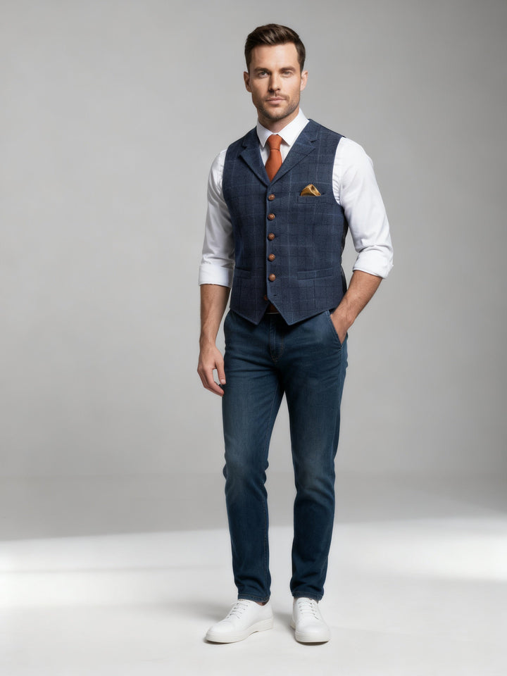 Modell som bär elegant kostymväst för herrar
