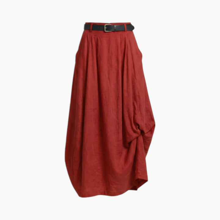 Modern långkjol för dam med bälte och sidofickor, ett mångsidigt plagg för alla tillfällen.