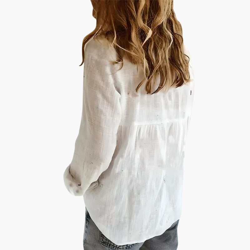 Långärmad damskjorta, tidlös och elegant. Luftig blus med komfort för varma vår- och sommardagar.