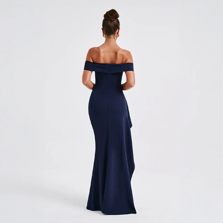 Maxiklänning för dam, off shoulder-modell med sexig hög slits. Idealisk elegant festklänning.