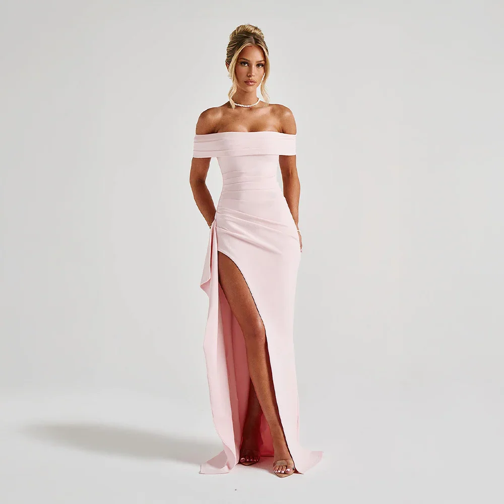 Snygg figurnära damklänning, off shoulder maxiklänning med elegant slits för kvällsfester.