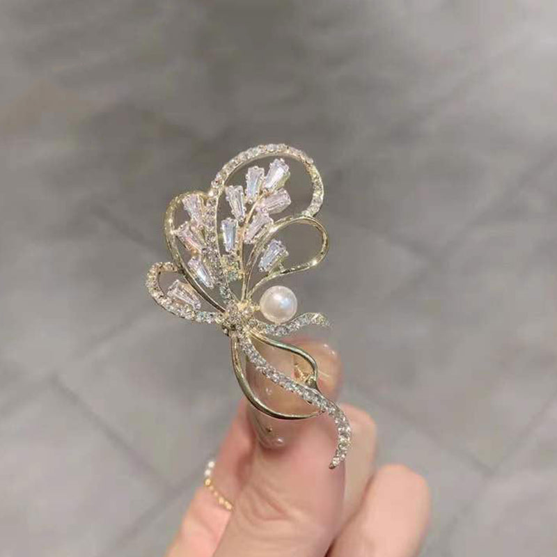 Elegant överraskningspresent för kvinnor, med smycken och accessoarer, perfekt för festliga tillfällen och spontana gåvor.