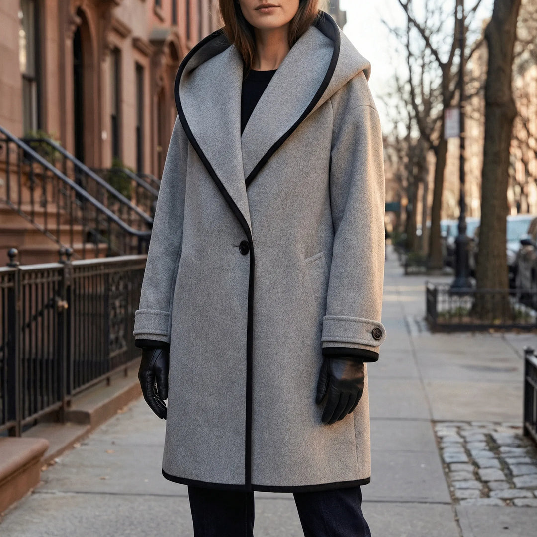 Elegant oversized damkappa "Stephanie" med vida slag. Varm vinterkappa för stilmedvetna kvinnor.
