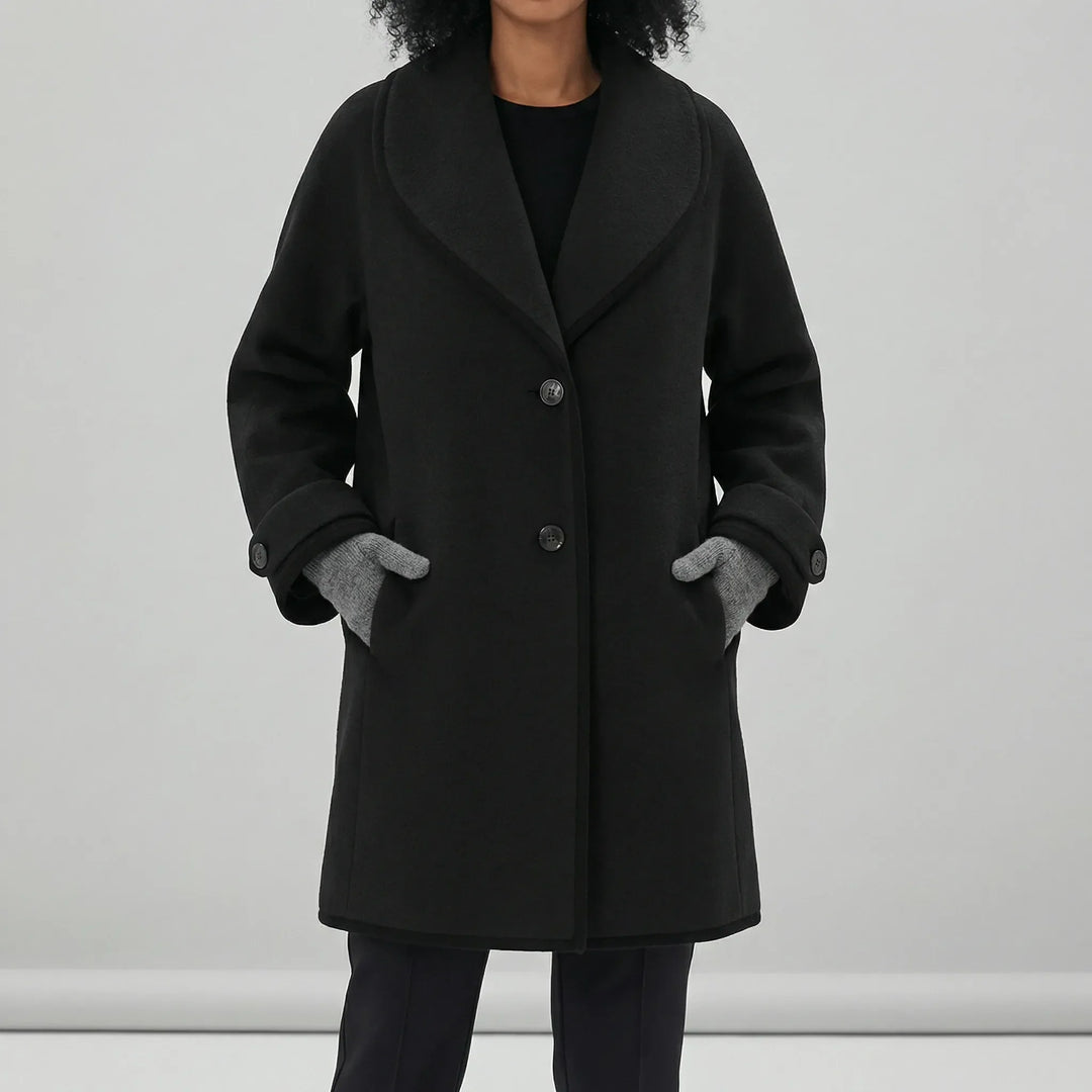 Elegant huvkappa "Stephanie" för kvinnor. Oversized passform och vida slag ger modern stil.