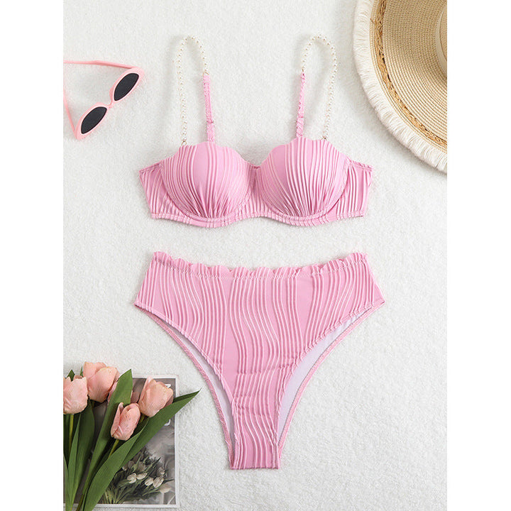 Fullständig bild av rosa push-up bikini med rynkade detaljer, redo för sommarens äventyr.