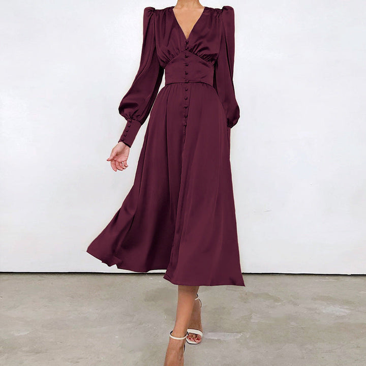 Elegant festklänning i glänsande satin, en bekväm damklänning för modeälskare. Mångsidig och trendig stil.