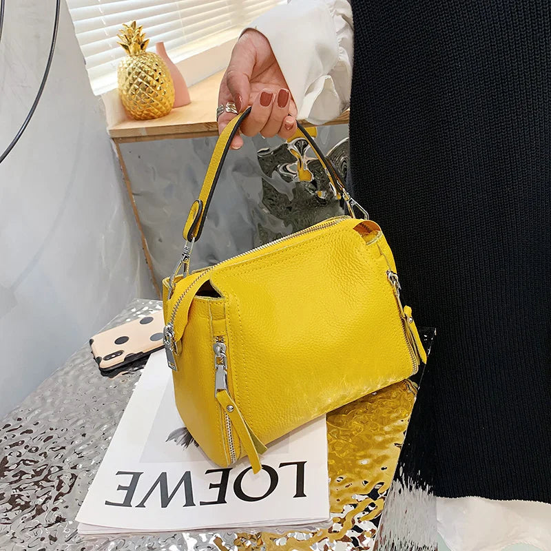 Sofistikerad damväska med elegant utseende, en klassisk tidlös accessoar för alla.