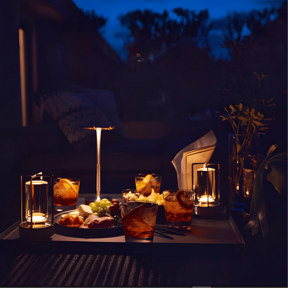 Portabel sladdlös bordslampa, touchstyrd LED-belysning, USB-laddningsbar för flexibel dekorativ belysning.