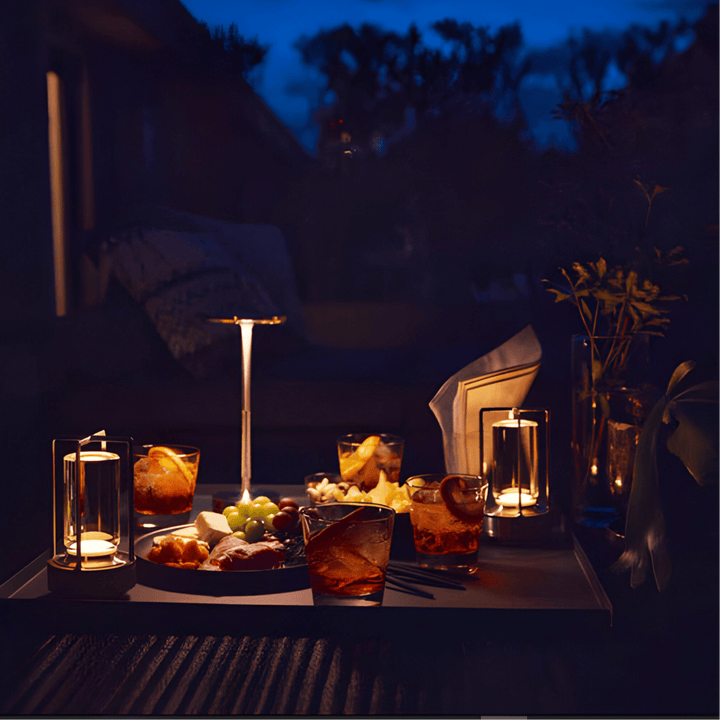 Portabel sladdlös bordslampa, touchstyrd LED-belysning, USB-laddningsbar för flexibel dekorativ belysning.