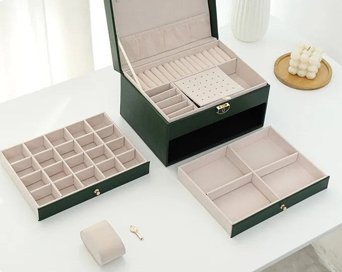 Smyckesask i läder med dragkedja, säker förvaring för dina värdefulla smycken och accessoarer.