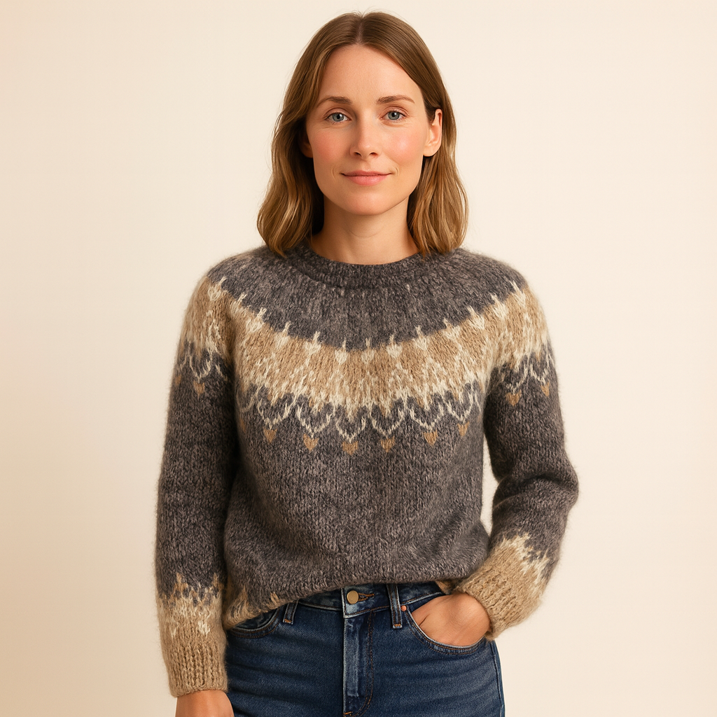Stilren röd rundhalsad damtröja, en klassisk stickad pullover 'Kiara' för mångsidig mode. Elegant & bekväm.
