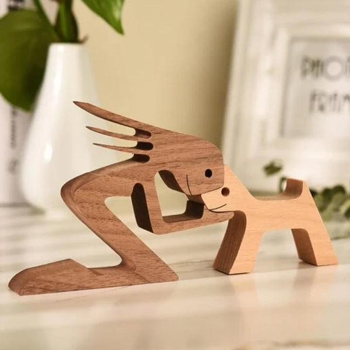 "Elegant träskulptur av djur och människor, hemmainredning i harmonisk stil, perfekt för hylla eller bord, ca 11x20 cm."