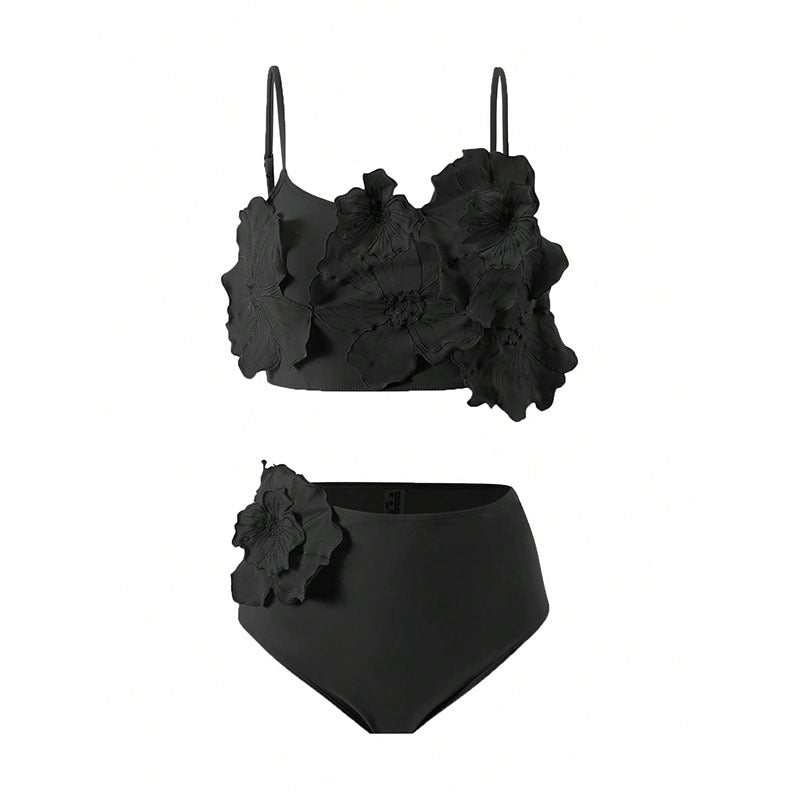 Färgstark tvådelad dambikini med vackert blommönster och modern hög midja. Utmärkt strandmode.