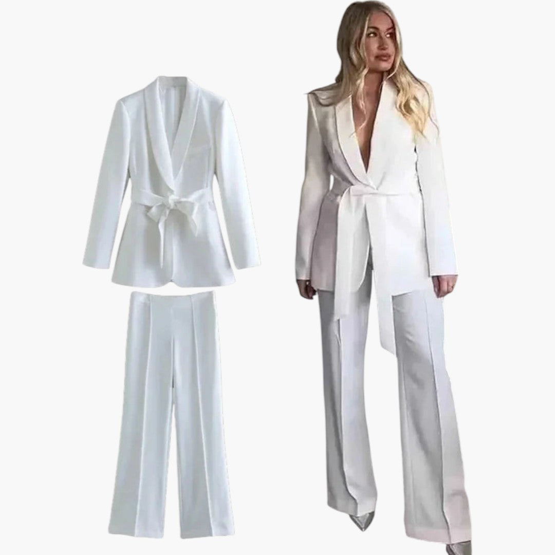 Modernt dammode: elegant blazer och vida byxor i ett tvådelat set. Perfekt för kontor och sommarfester.