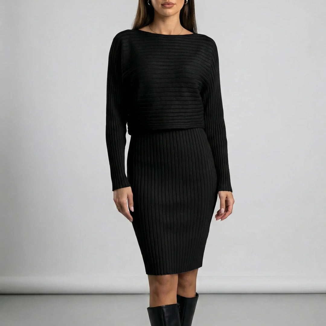 Tvådelat stickat damset för kyliga dagar. Stilrent "Lucy" set för bekväma och eleganta outfits.