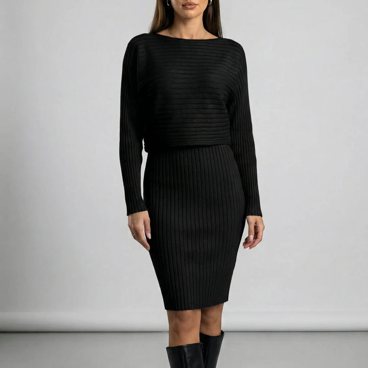 Tvådelat stickat damset för kyliga dagar. Stilrent "Lucy" set för bekväma och eleganta outfits.
